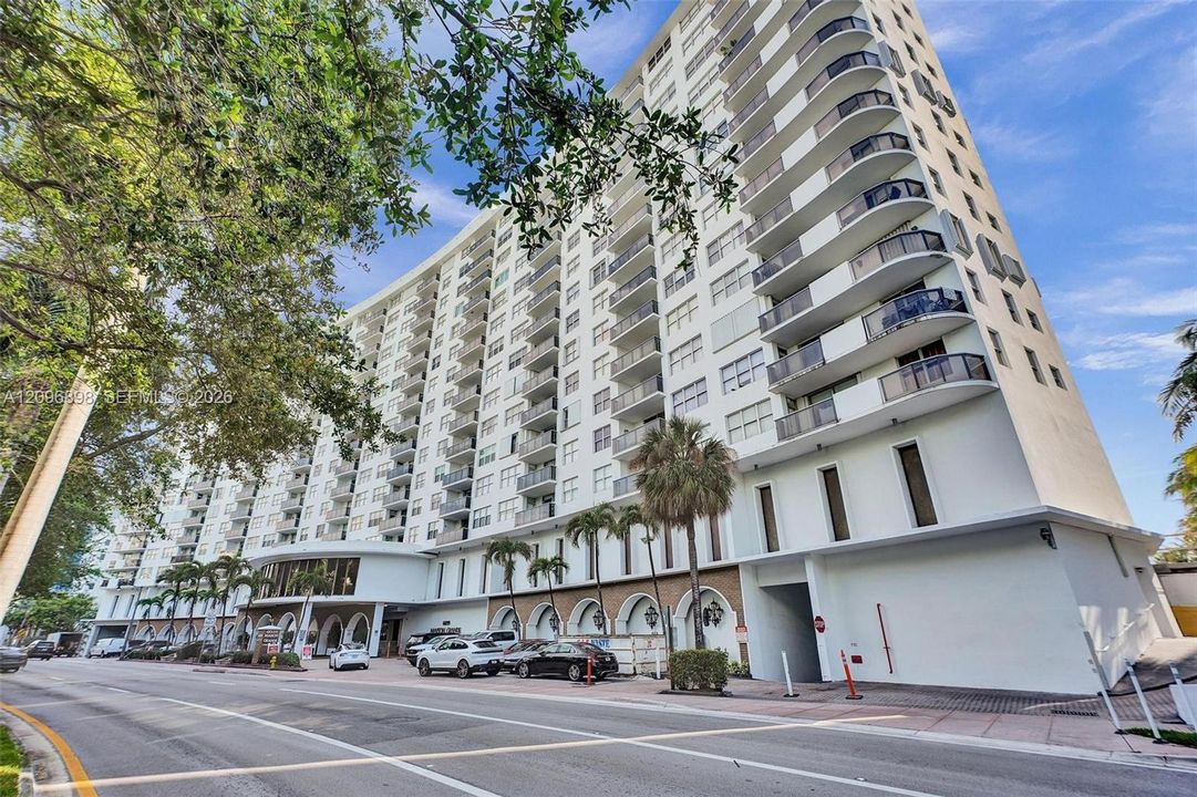 En Venta: $699,000 (3 camas, 2 baños, 1290 Pies cuadrados)