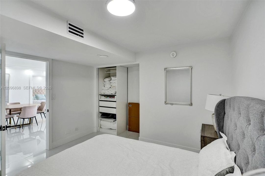 En Venta: $699,000 (3 camas, 2 baños, 1290 Pies cuadrados)