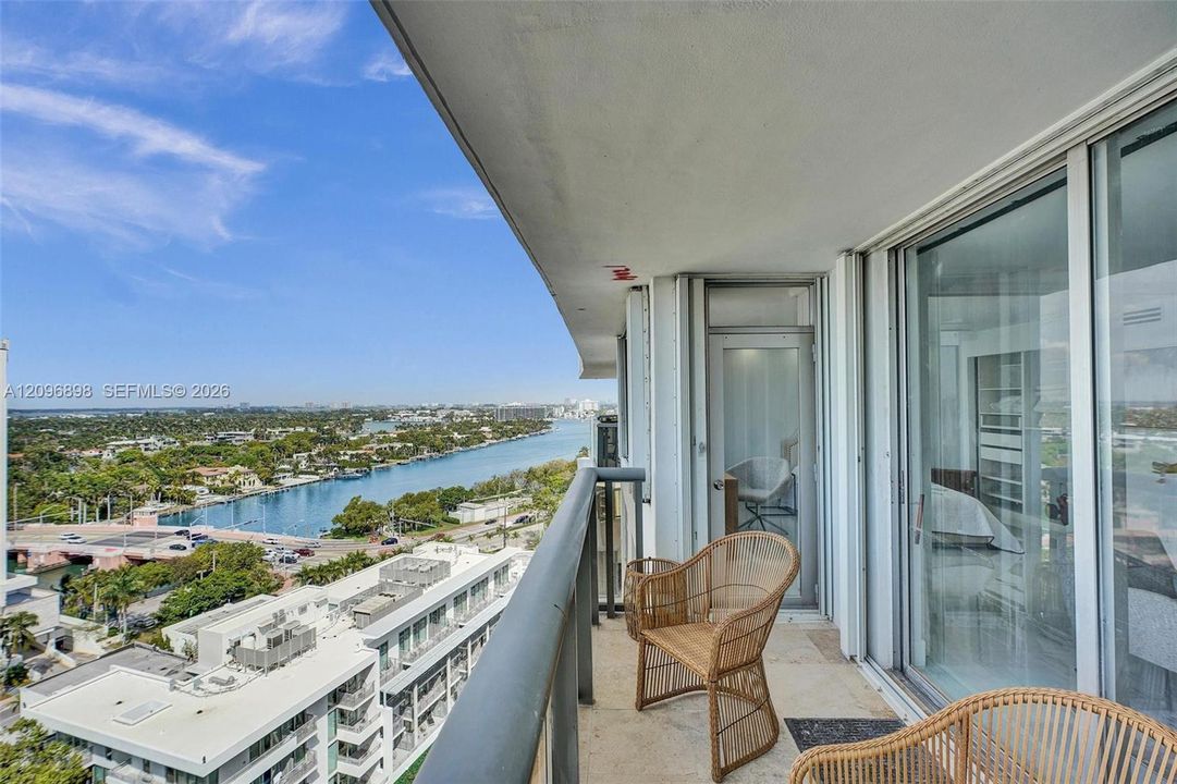 En Venta: $699,000 (3 camas, 2 baños, 1290 Pies cuadrados)