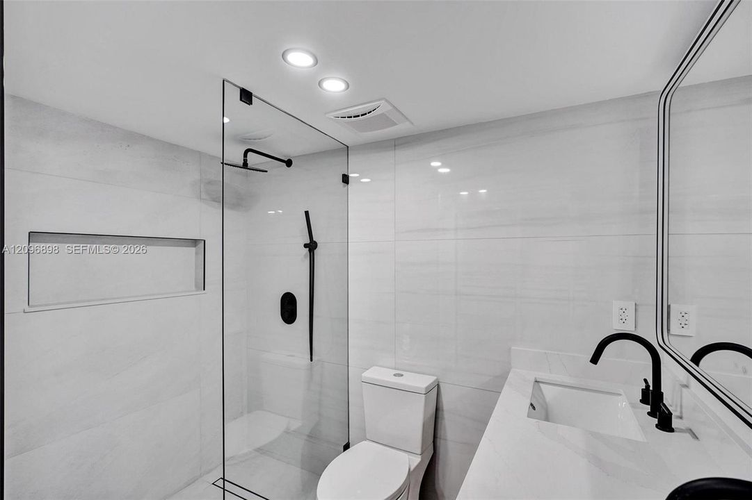 En Venta: $699,000 (3 camas, 2 baños, 1290 Pies cuadrados)
