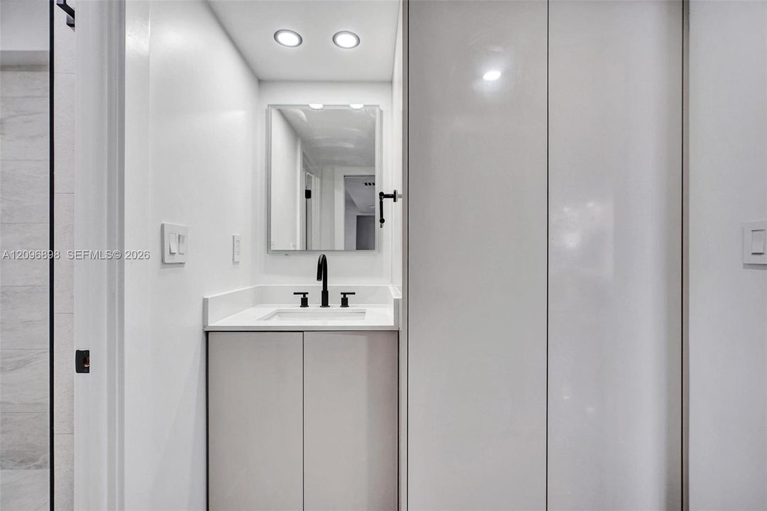 En Venta: $699,000 (3 camas, 2 baños, 1290 Pies cuadrados)