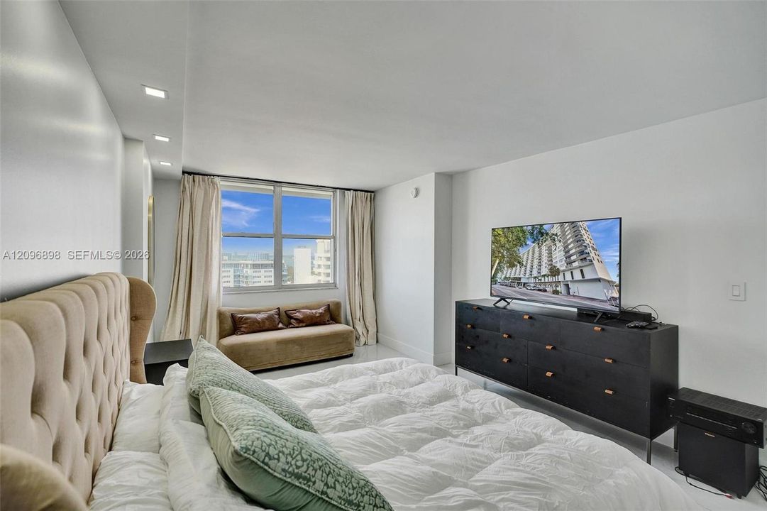 En Venta: $699,000 (3 camas, 2 baños, 1290 Pies cuadrados)