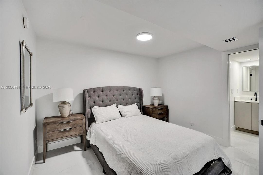 En Venta: $699,000 (3 camas, 2 baños, 1290 Pies cuadrados)