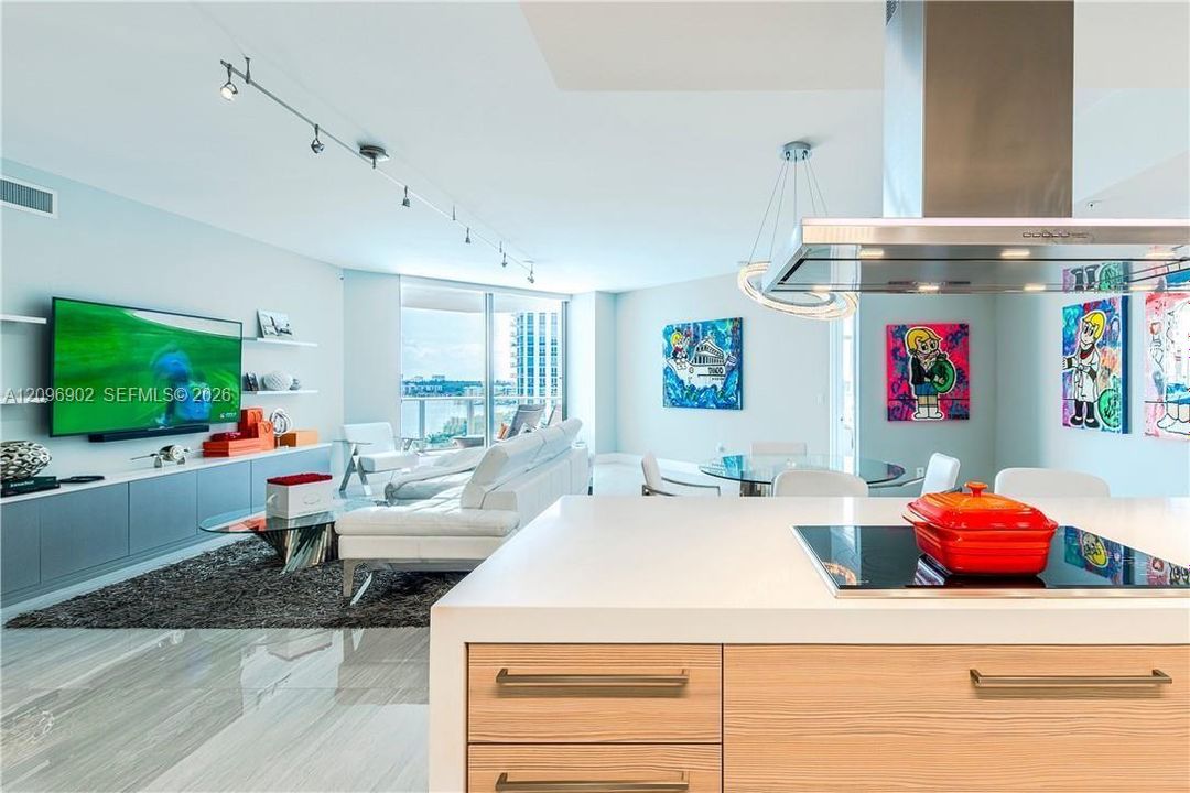 For Rent: $6,200 (2 beds, 2 baths, 1670 Square Feet)