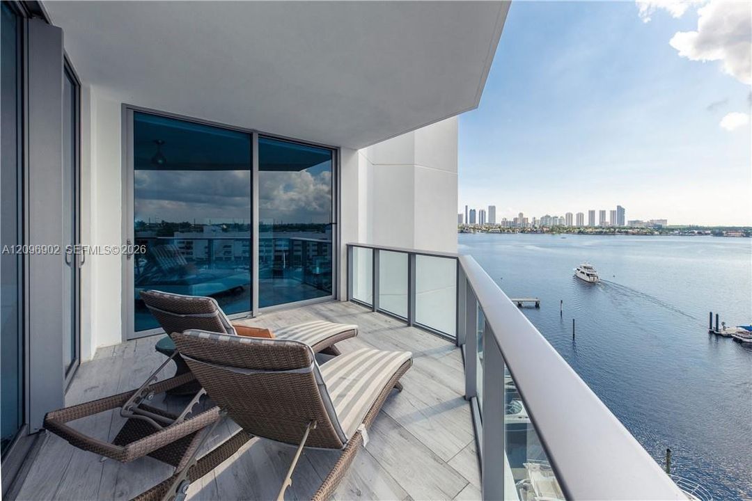 For Rent: $6,200 (2 beds, 2 baths, 1670 Square Feet)