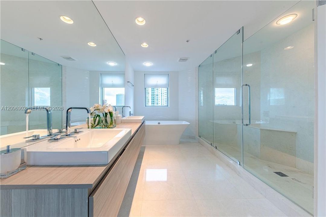 For Rent: $6,200 (2 beds, 2 baths, 1670 Square Feet)