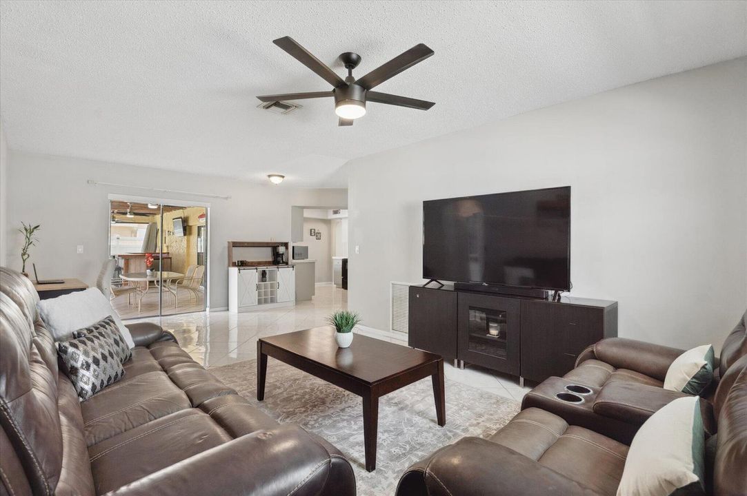 13-Padnis-11913 NW 31st St-13