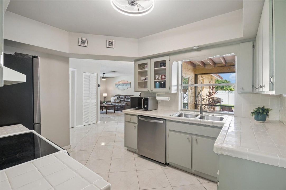 08-Padnis-11913 NW 31st St-8