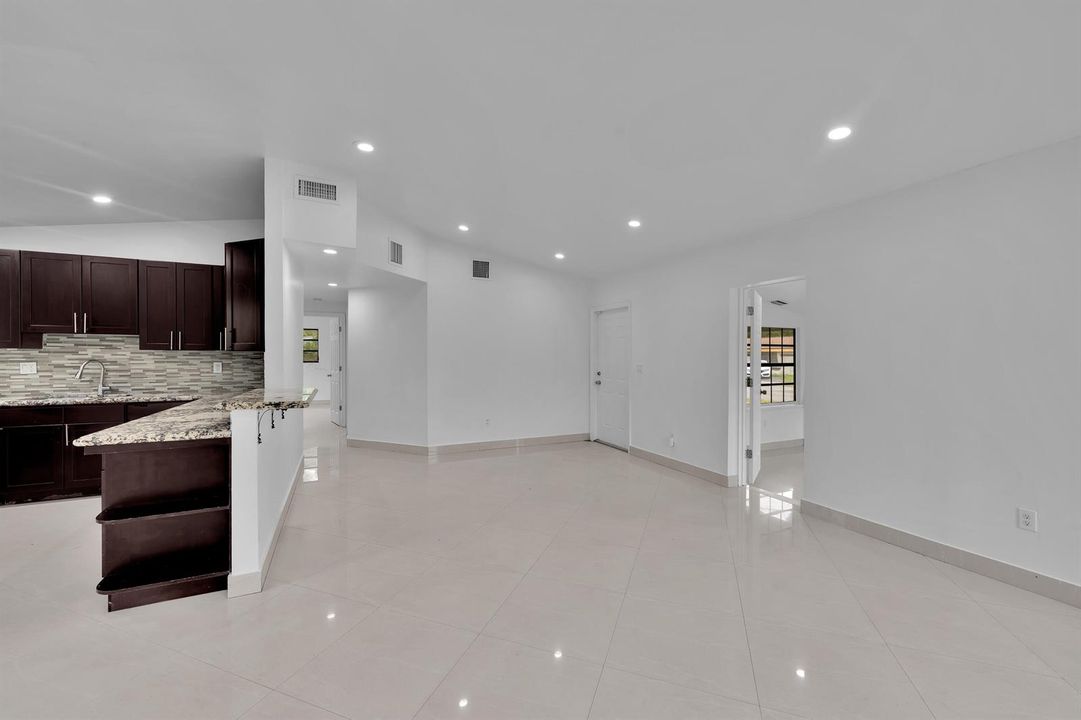 17551 NE 5th Ave North Miami 00014