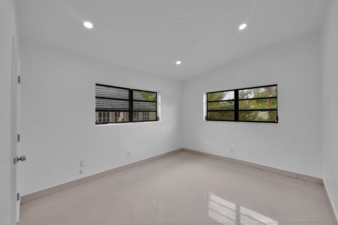 17551 NE 5th Ave North Miami 00028