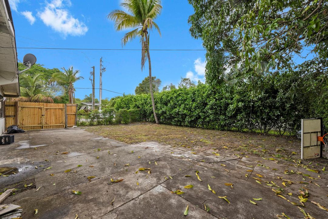 17551 NE 5th Ave North Miami 00009