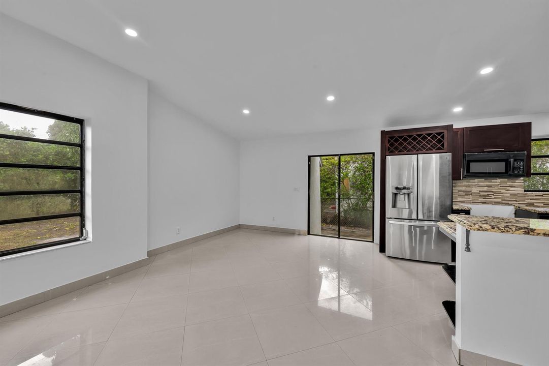 17551 NE 5th Ave North Miami 00013