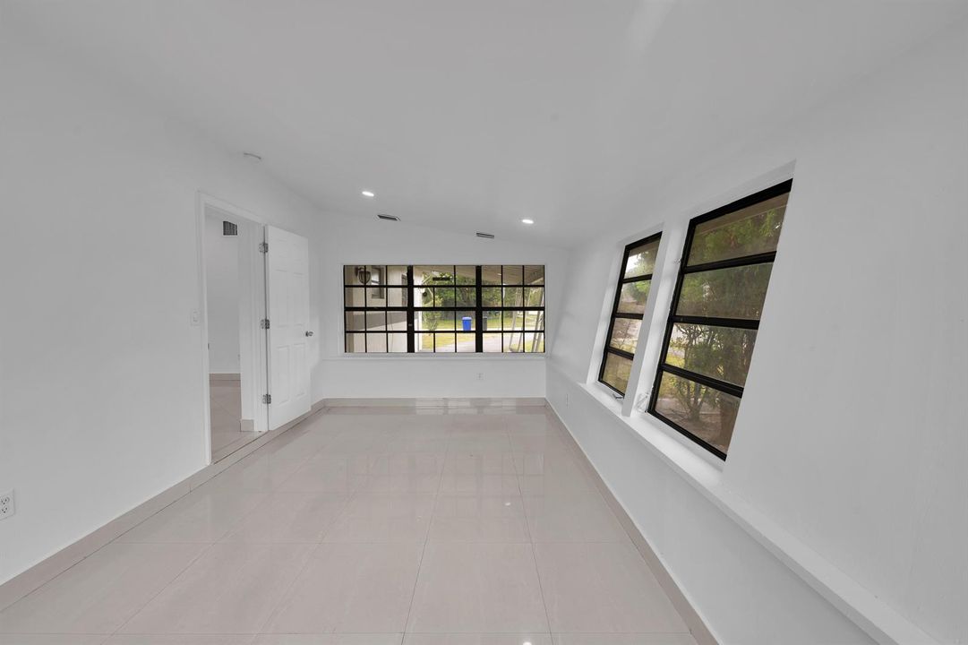 17551 NE 5th Ave North Miami 00021