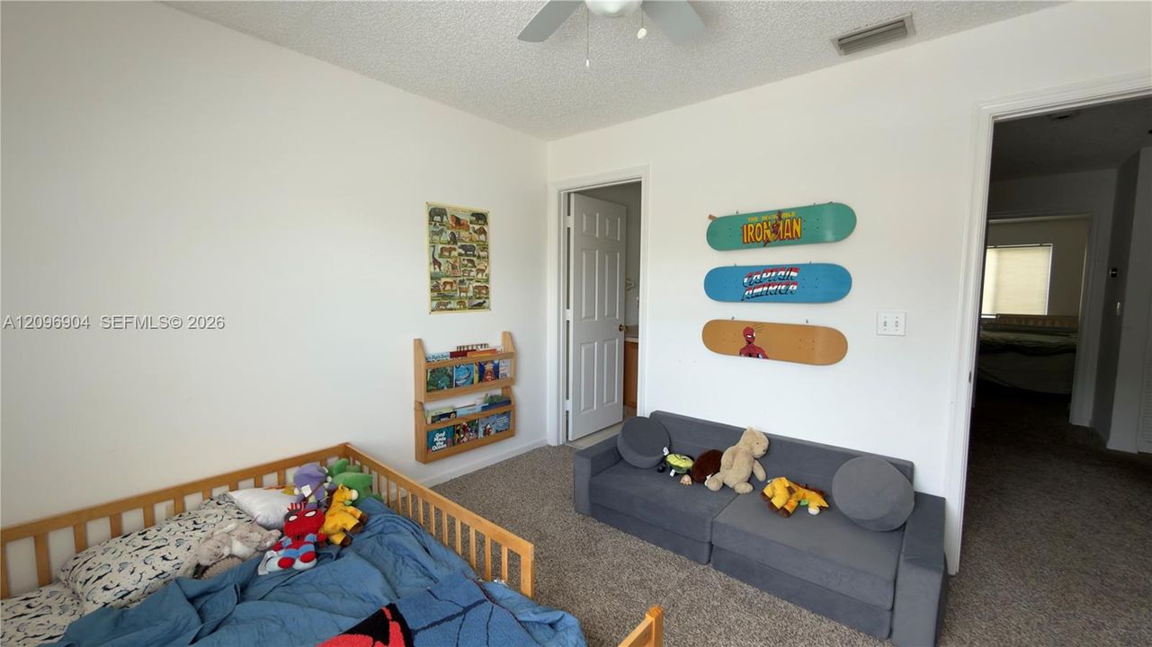 En Venta: $284,999 (2 camas, 2 baños, 1104 Pies cuadrados)