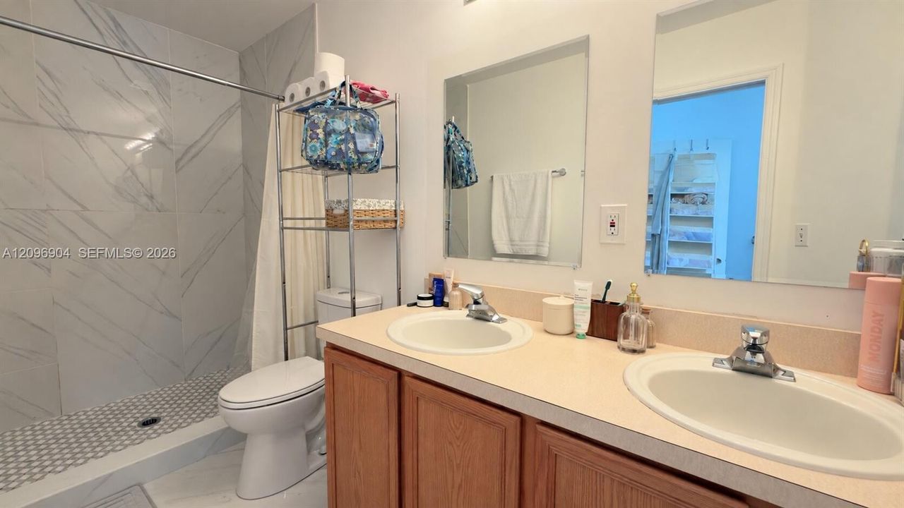 En Venta: $284,999 (2 camas, 2 baños, 1104 Pies cuadrados)
