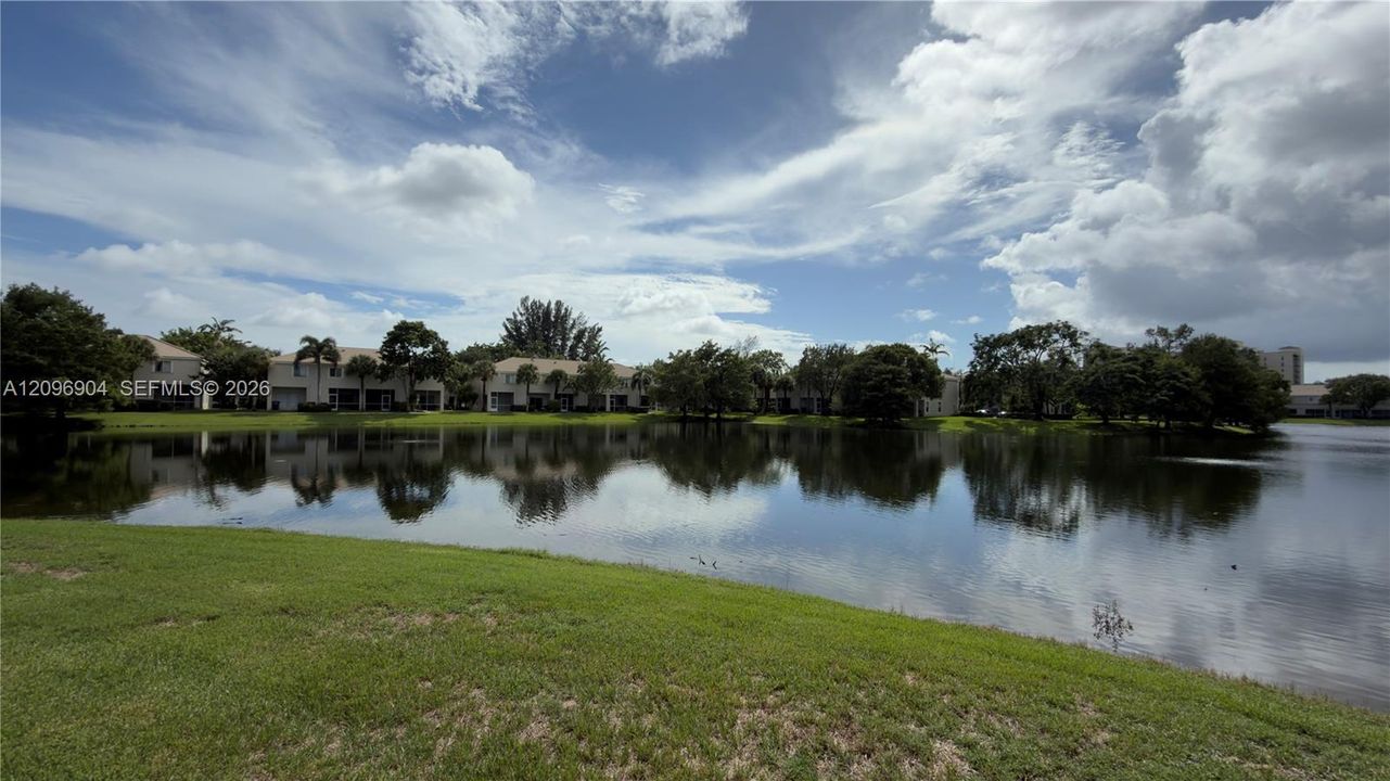 En Venta: $284,999 (2 camas, 2 baños, 1104 Pies cuadrados)