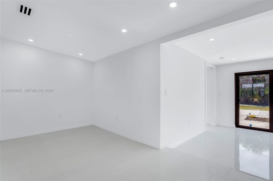: $880,000 (3 beds, 2 baths, 1464 Square Feet)