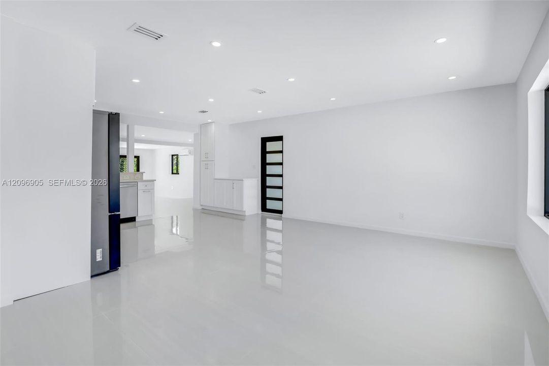 : $880,000 (3 beds, 2 baths, 1464 Square Feet)