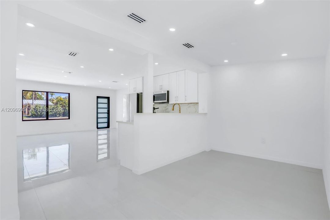 : $880,000 (3 beds, 2 baths, 1464 Square Feet)
