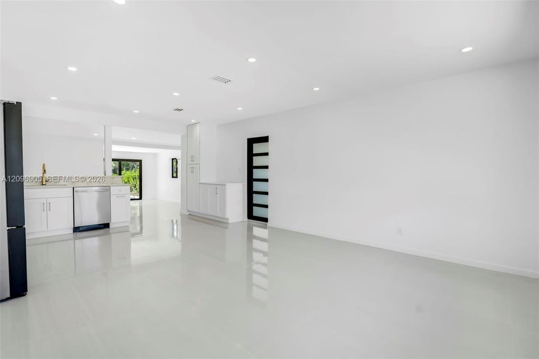 : $880,000 (3 beds, 2 baths, 1464 Square Feet)