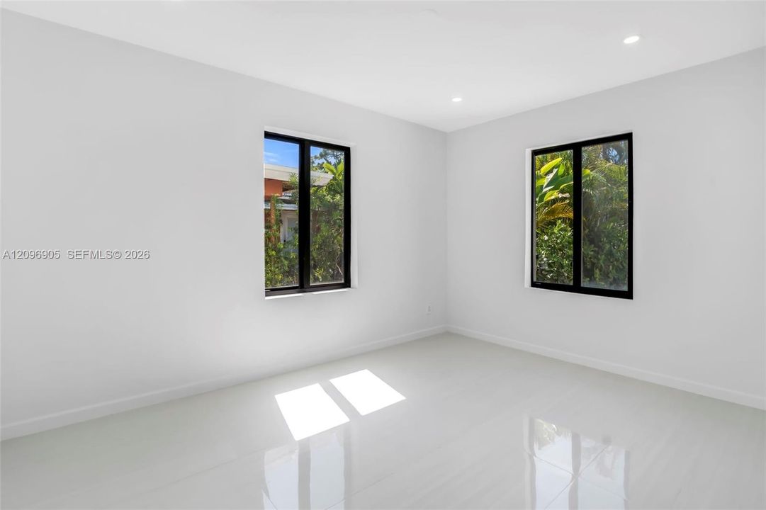 : $880,000 (3 beds, 2 baths, 1464 Square Feet)