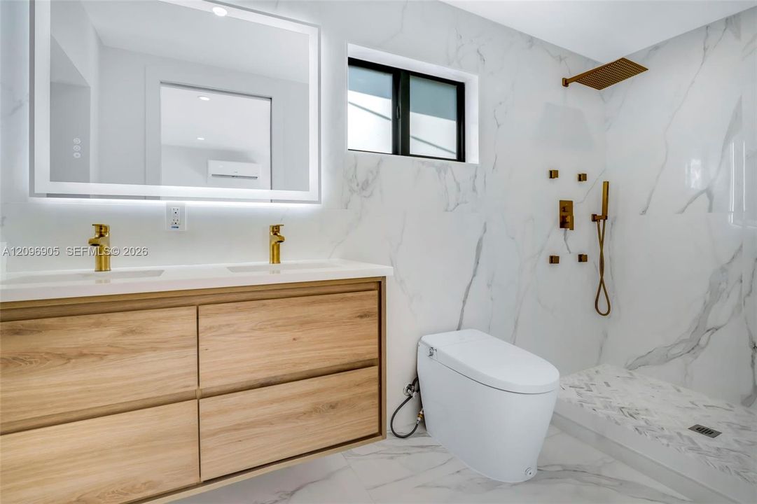 : $880,000 (3 beds, 2 baths, 1464 Square Feet)