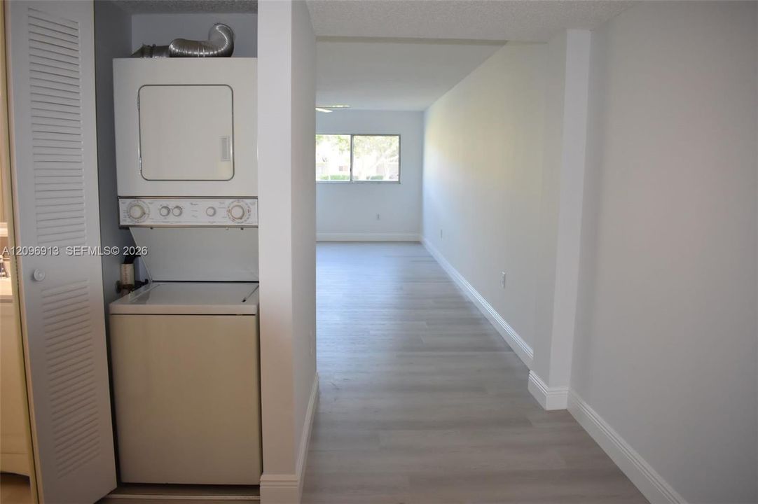 В аренду: $1,980 (1 спален, 1 ванн, 1056 Квадратных фут)