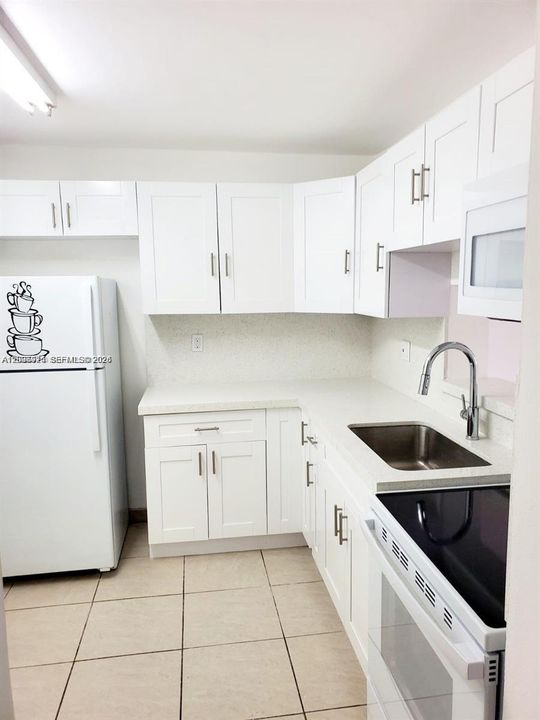 For Rent: $1,950 (1 beds, 1 baths, 756 Square Feet)
