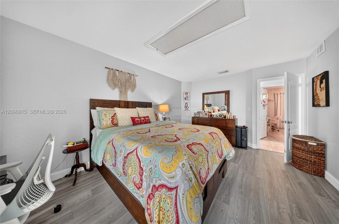 For Sale: $680,000 (3 beds, 2 baths, 1574 Square Feet)