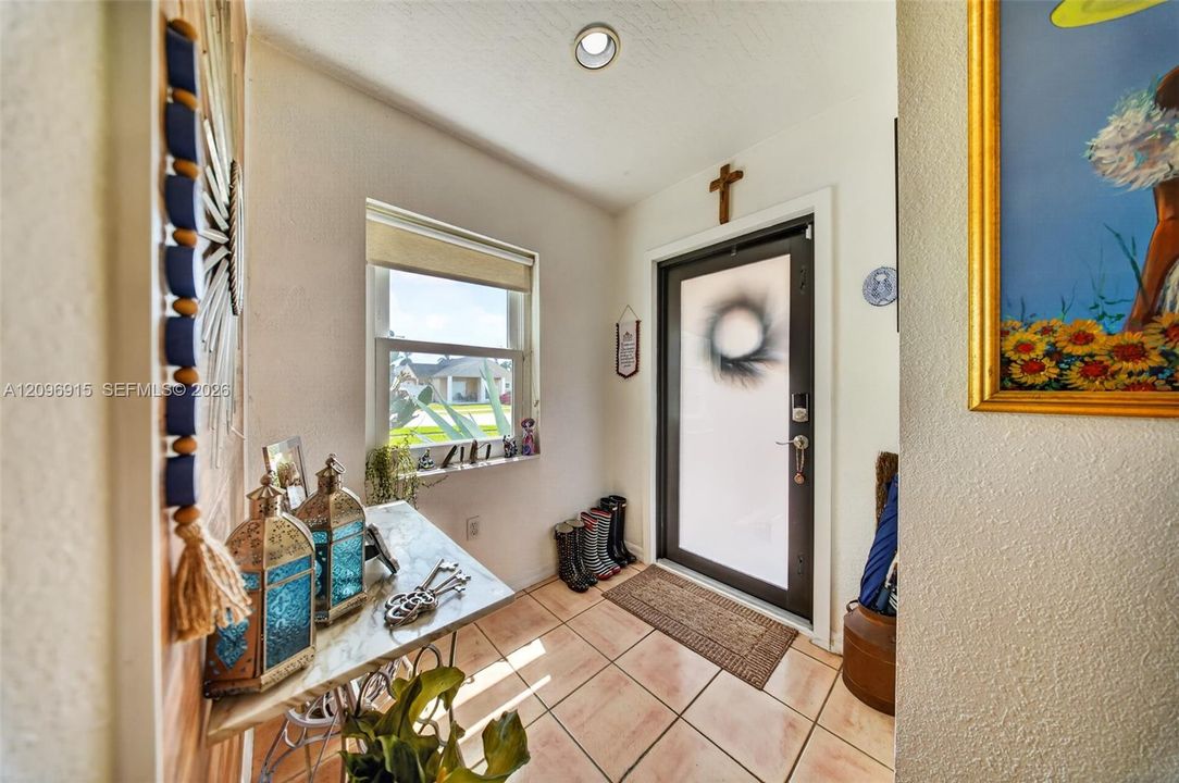 For Sale: $680,000 (3 beds, 2 baths, 1574 Square Feet)
