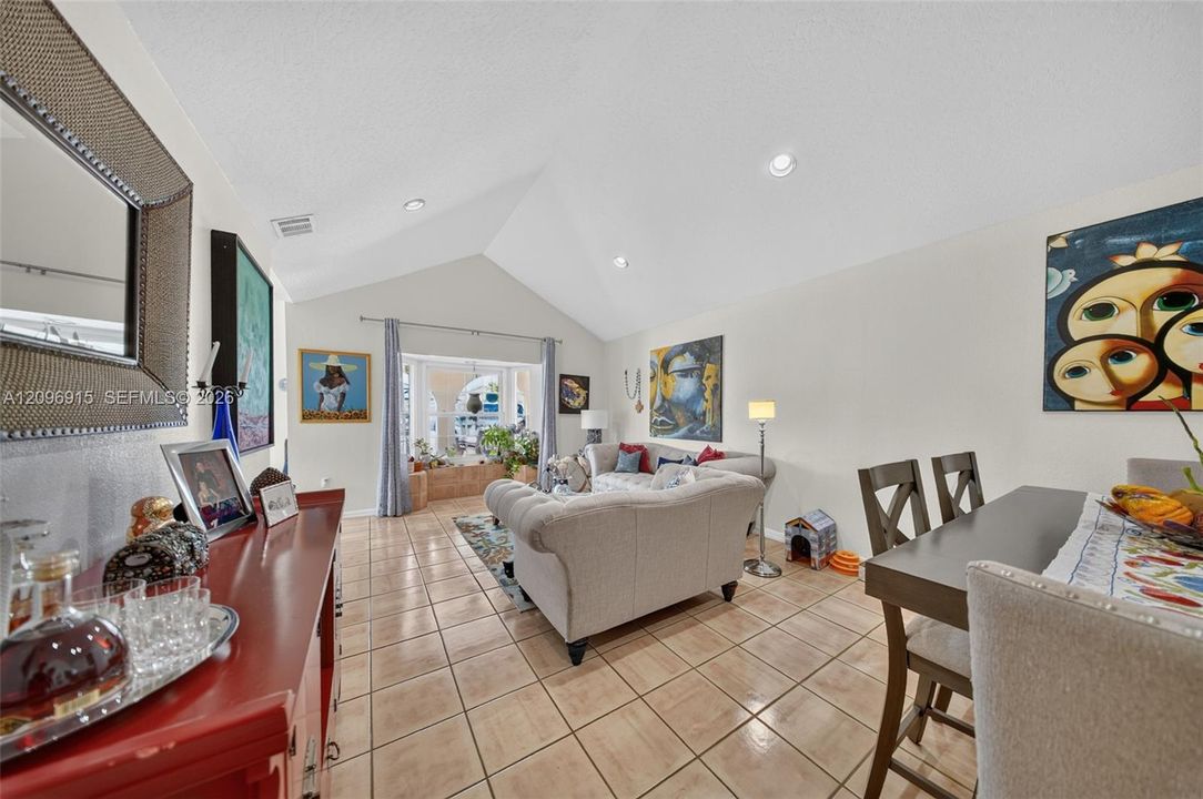 For Sale: $680,000 (3 beds, 2 baths, 1574 Square Feet)