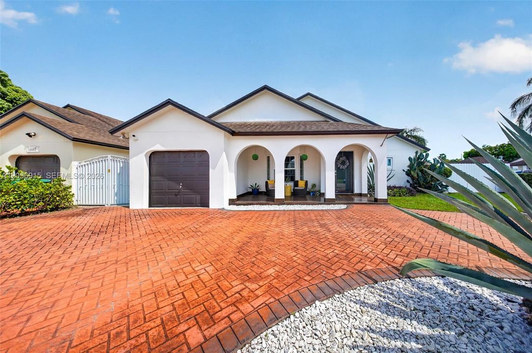 For Sale: $680,000 (3 beds, 2 baths, 1574 Square Feet)