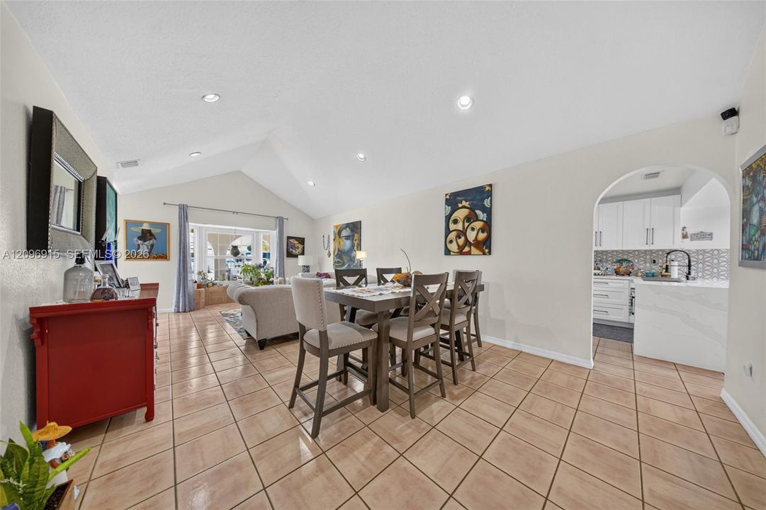 For Sale: $680,000 (3 beds, 2 baths, 1574 Square Feet)