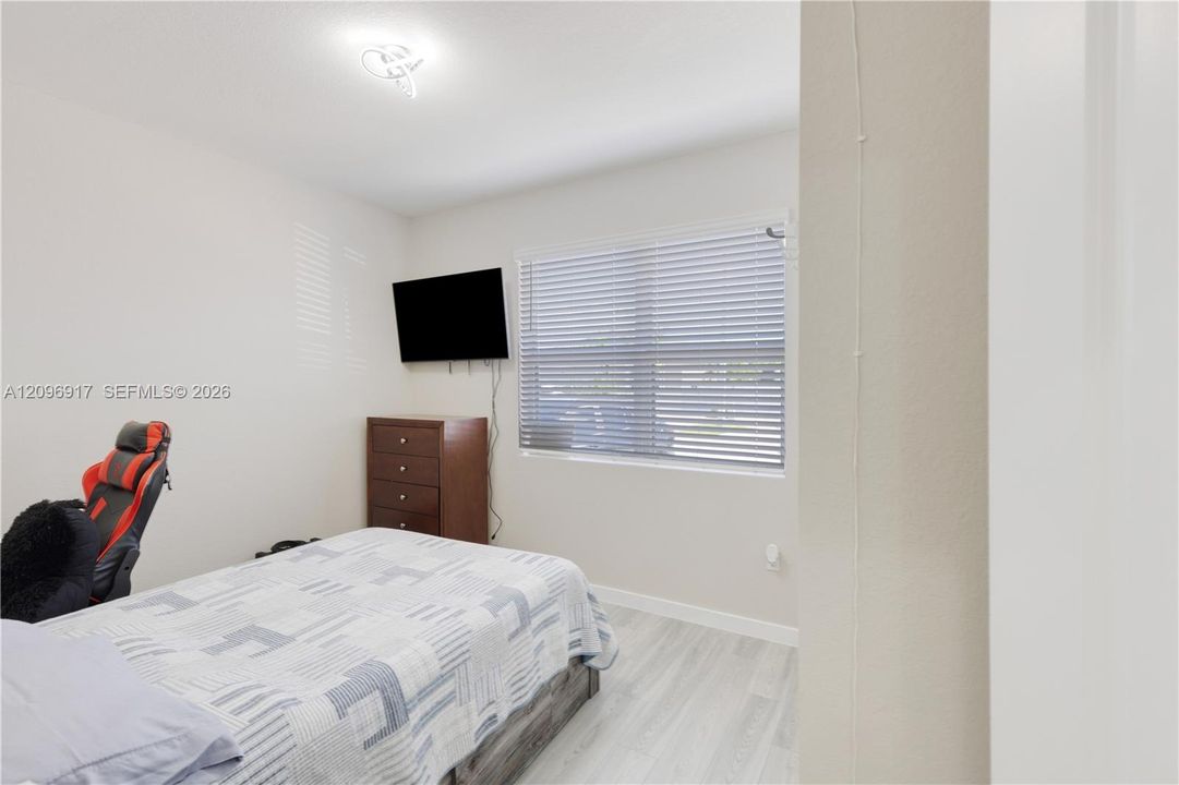En Venta: $670,000 (4 camas, 2 baños, 1799 Pies cuadrados)