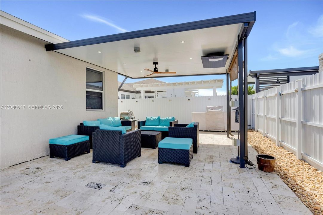 En Venta: $670,000 (4 camas, 2 baños, 1799 Pies cuadrados)