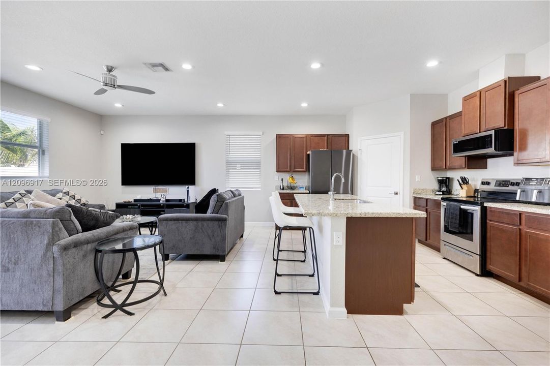 En Venta: $670,000 (4 camas, 2 baños, 1799 Pies cuadrados)
