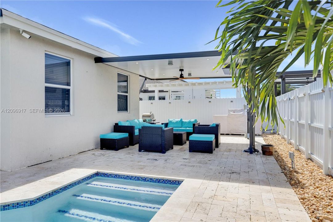 En Venta: $670,000 (4 camas, 2 baños, 1799 Pies cuadrados)