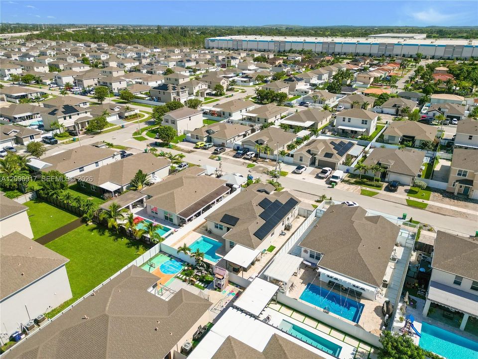 En Venta: $670,000 (4 camas, 2 baños, 1799 Pies cuadrados)