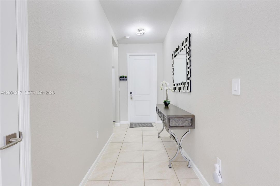 En Venta: $670,000 (4 camas, 2 baños, 1799 Pies cuadrados)