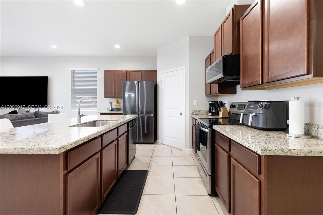 En Venta: $670,000 (4 camas, 2 baños, 1799 Pies cuadrados)