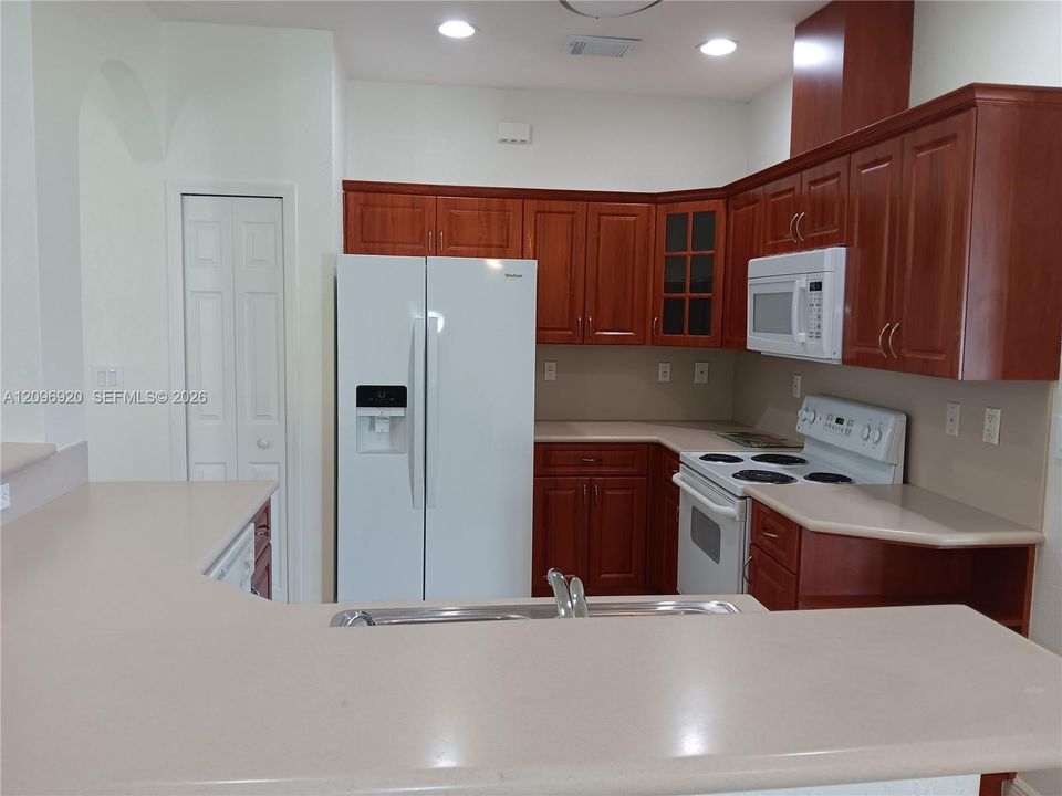 For Sale: $725,000 (4 beds, 2 baths, 1797 Square Feet)
