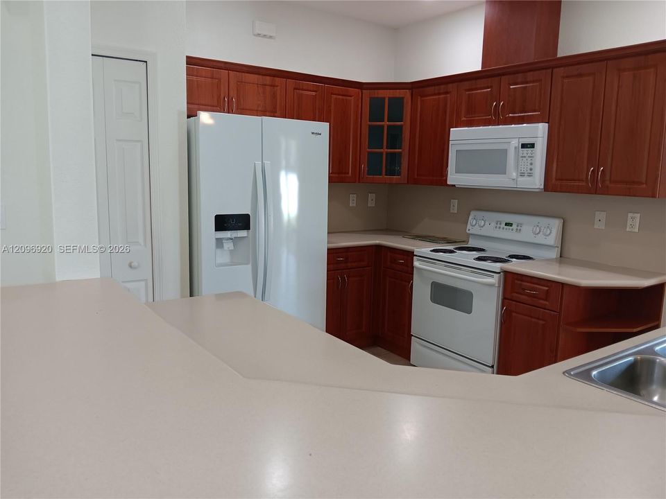 For Sale: $725,000 (4 beds, 2 baths, 1797 Square Feet)