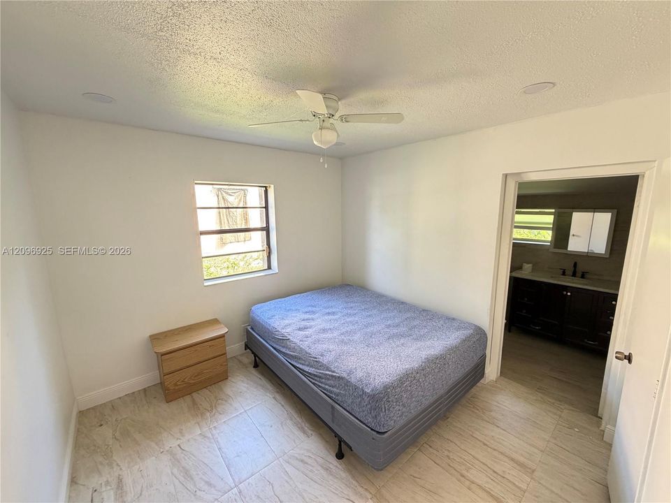 For Rent: $2,500 (2 beds, 2 baths, 980 Square Feet)