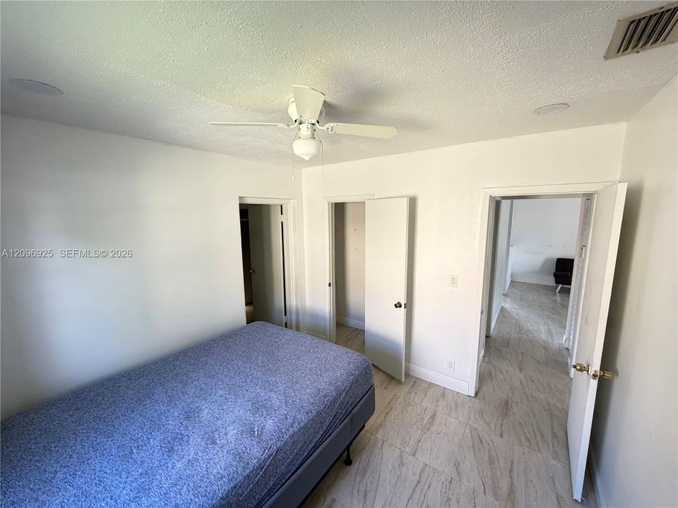 For Rent: $2,500 (2 beds, 2 baths, 980 Square Feet)