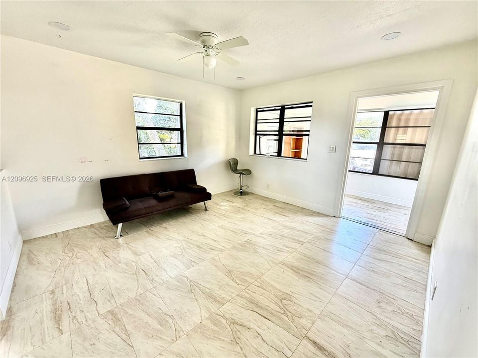 For Rent: $2,500 (2 beds, 2 baths, 980 Square Feet)