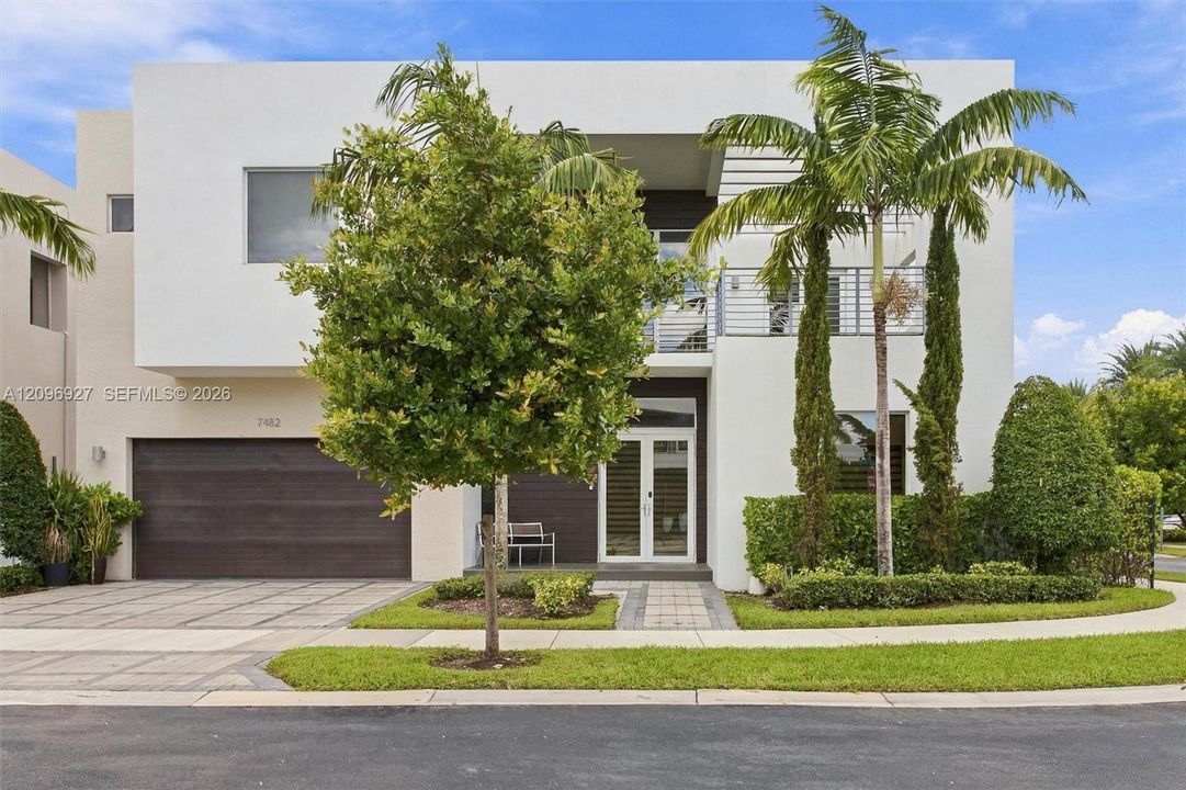 For Sale: $1,740,000 (5 beds, 5 baths, 3624 Square Feet)