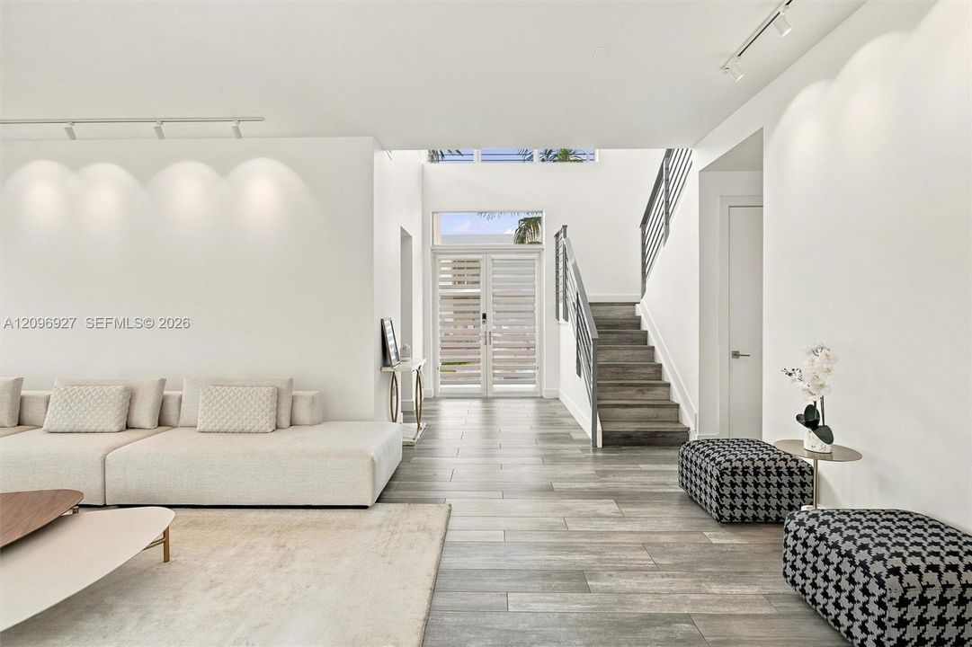 For Sale: $1,740,000 (5 beds, 5 baths, 3624 Square Feet)