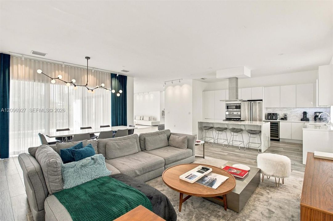 For Sale: $1,740,000 (5 beds, 5 baths, 3624 Square Feet)