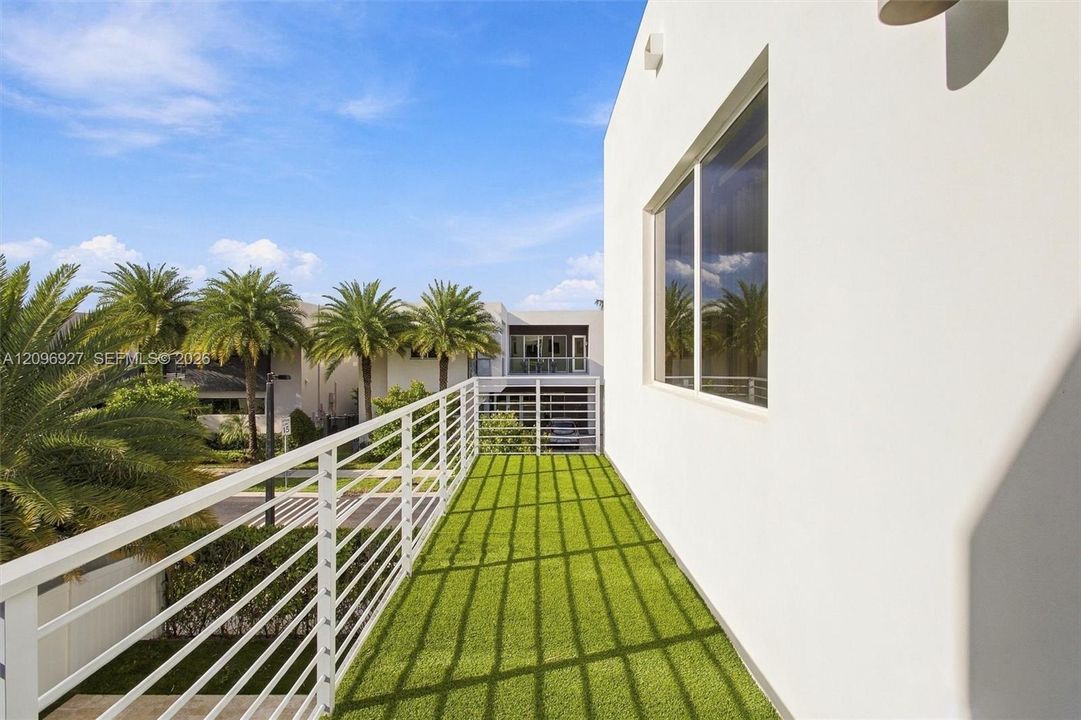 For Sale: $1,740,000 (5 beds, 5 baths, 3624 Square Feet)
