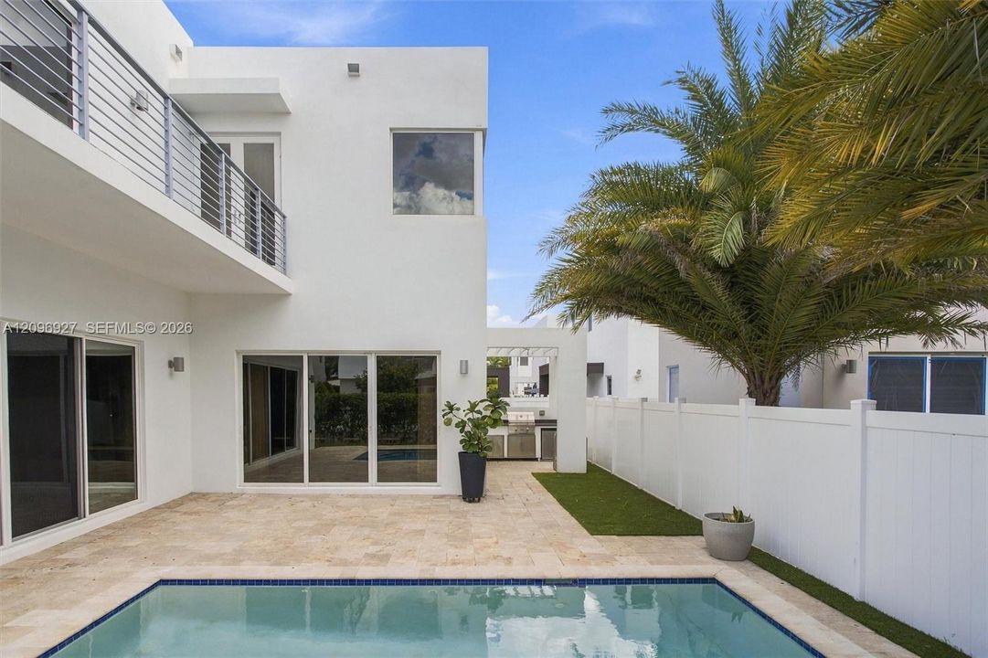 For Sale: $1,740,000 (5 beds, 5 baths, 3624 Square Feet)